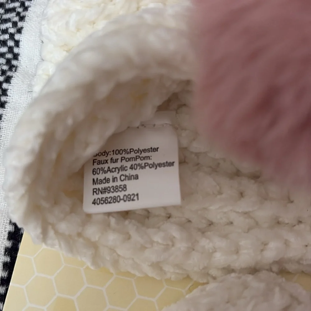 NWT….TULLABEE Head Wrap and Mittens
